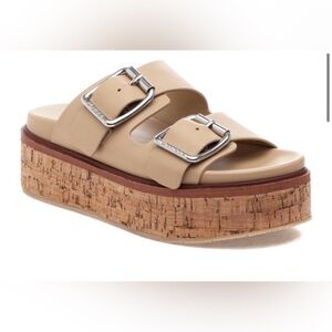 J/SLIDES Belinda Leather Platform 2.5”H Buckles Sandals Size 6 Sand